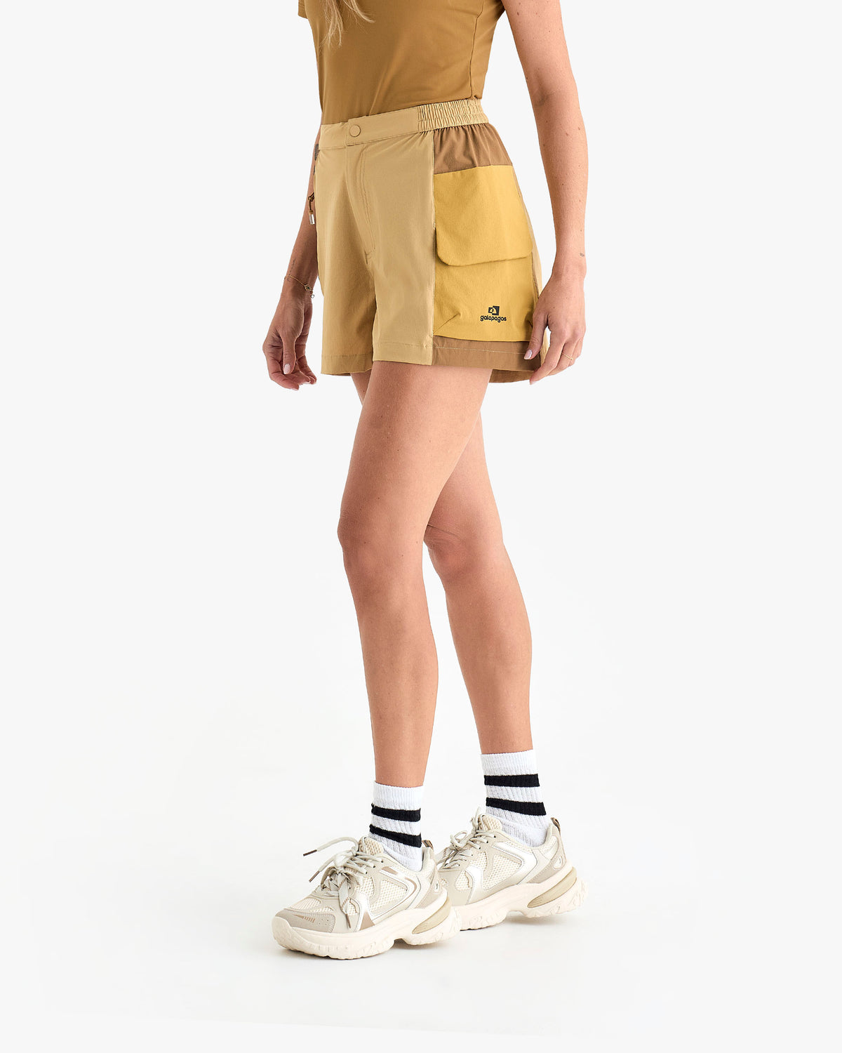Shorts Raven Feminino - Areia