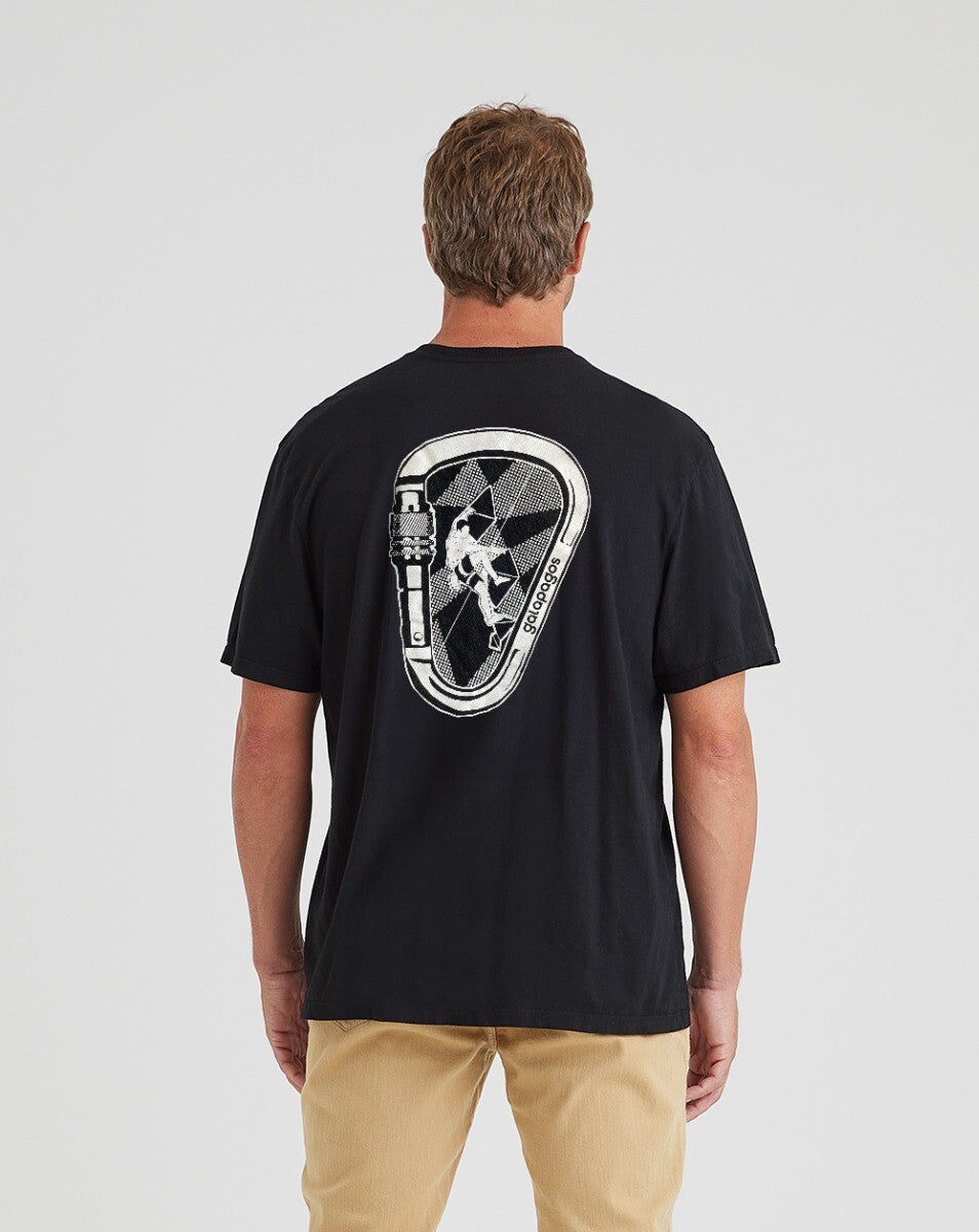 Camiseta Mosquetão - Preta