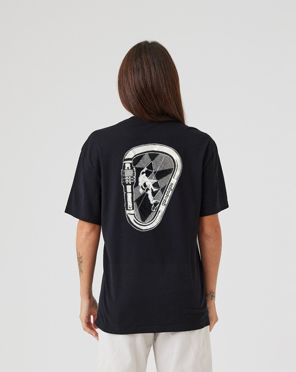 Camiseta Mosquetão - Preta