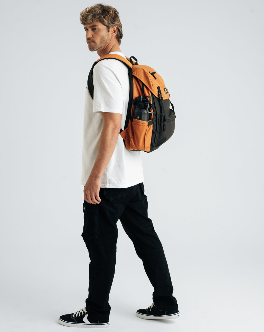 Mochila Pelican 30L - Preto e Caramelo