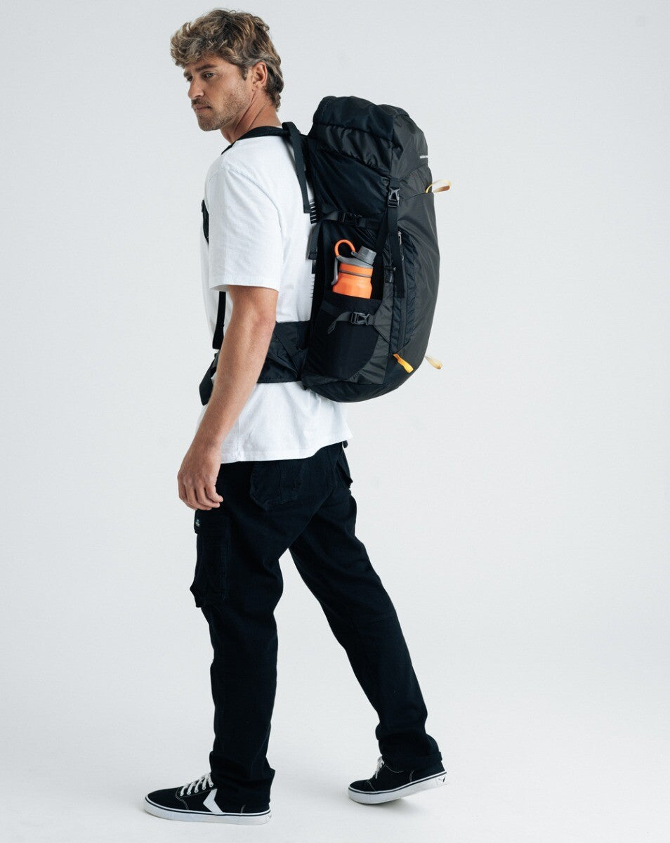 Mochila Charger 50L - Preta