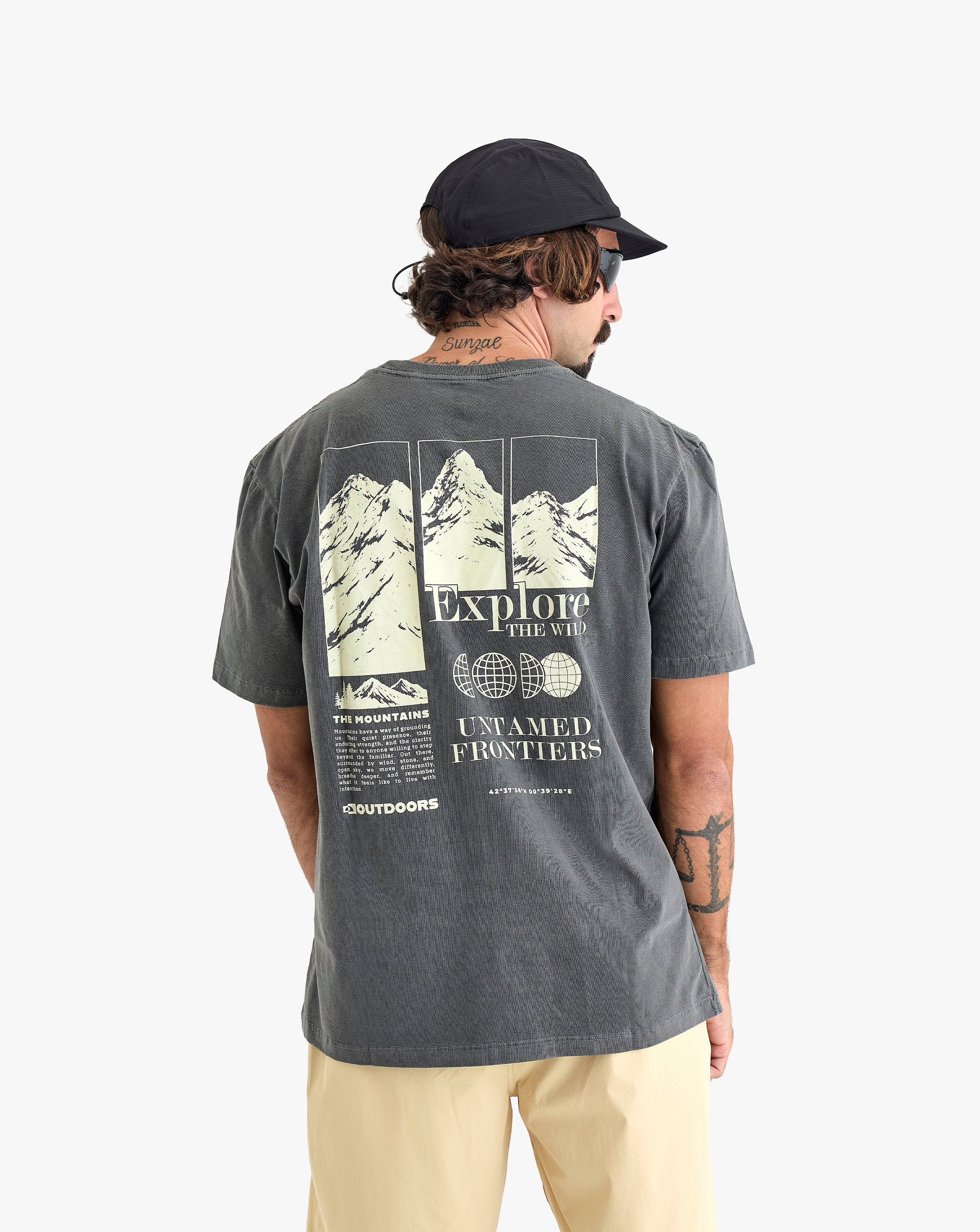Camiseta Explore All Gender - Grafite