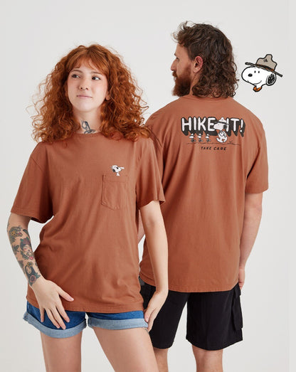 Camiseta Snoopy Hike It - Marrom