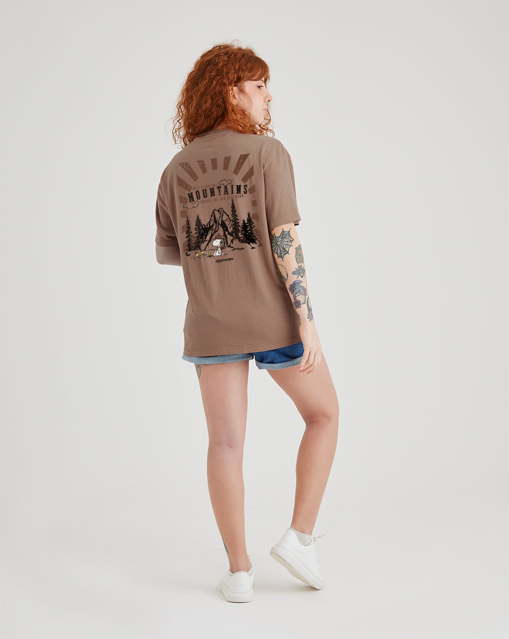 Camiseta Snoopy Mountains - Caqui