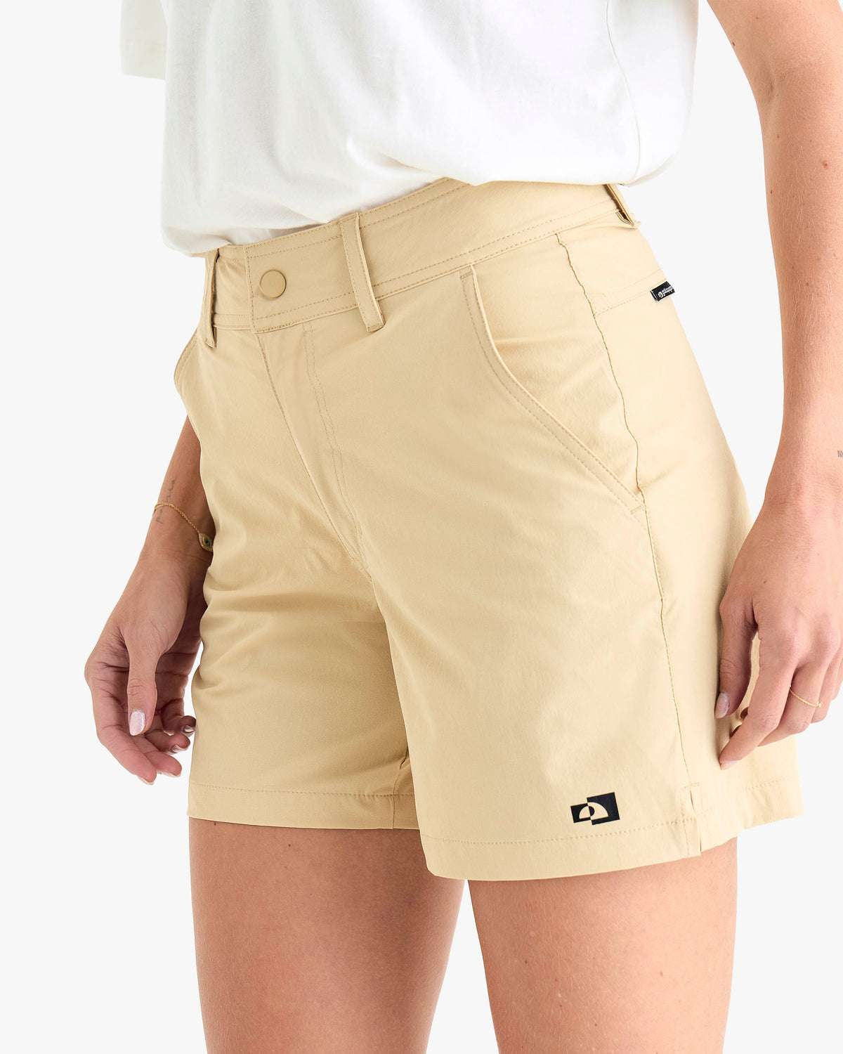 Shorts Finch Feminino - Cáqui