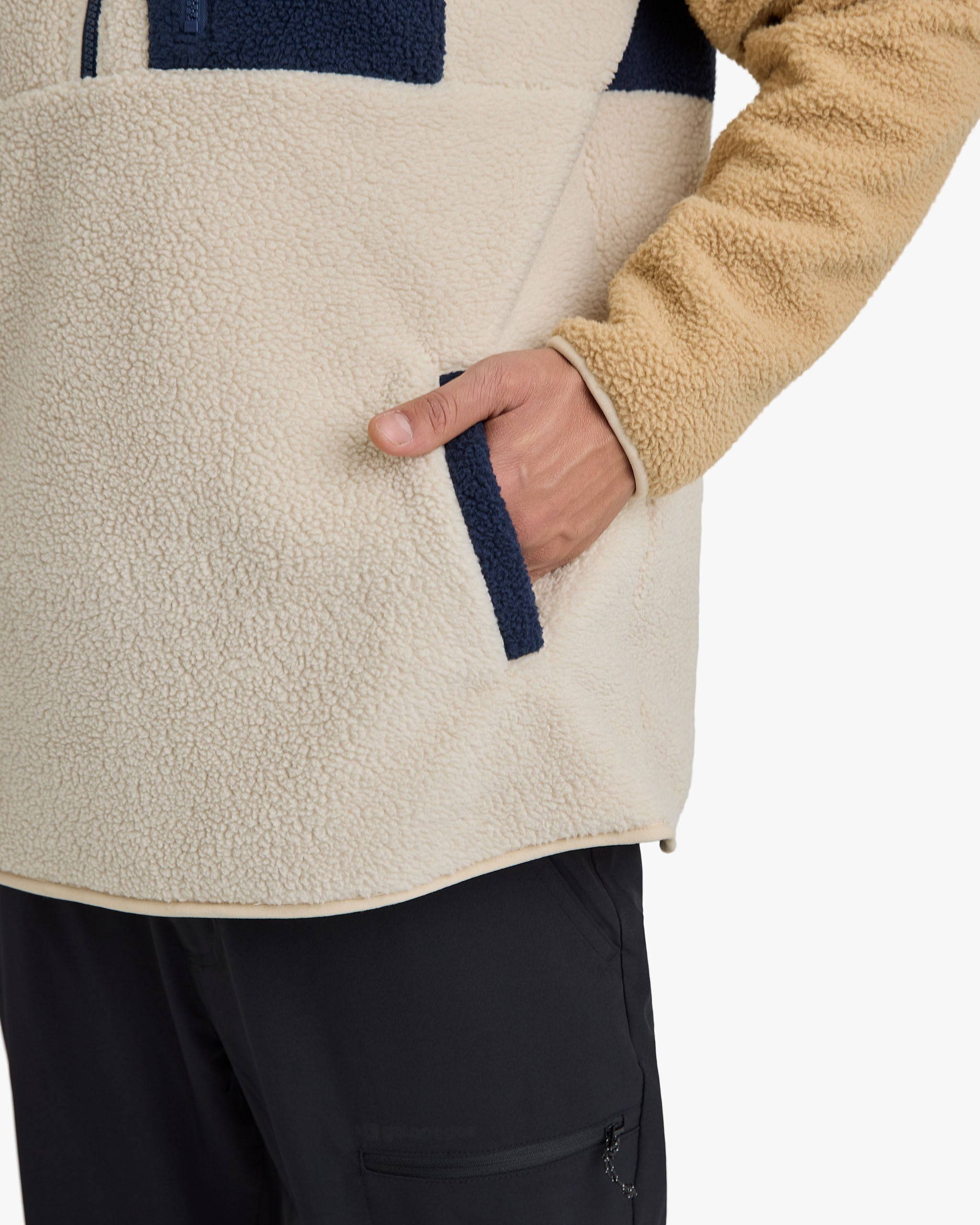 Blusão Fleece Sherpa All Gender - Off White e Cáqui