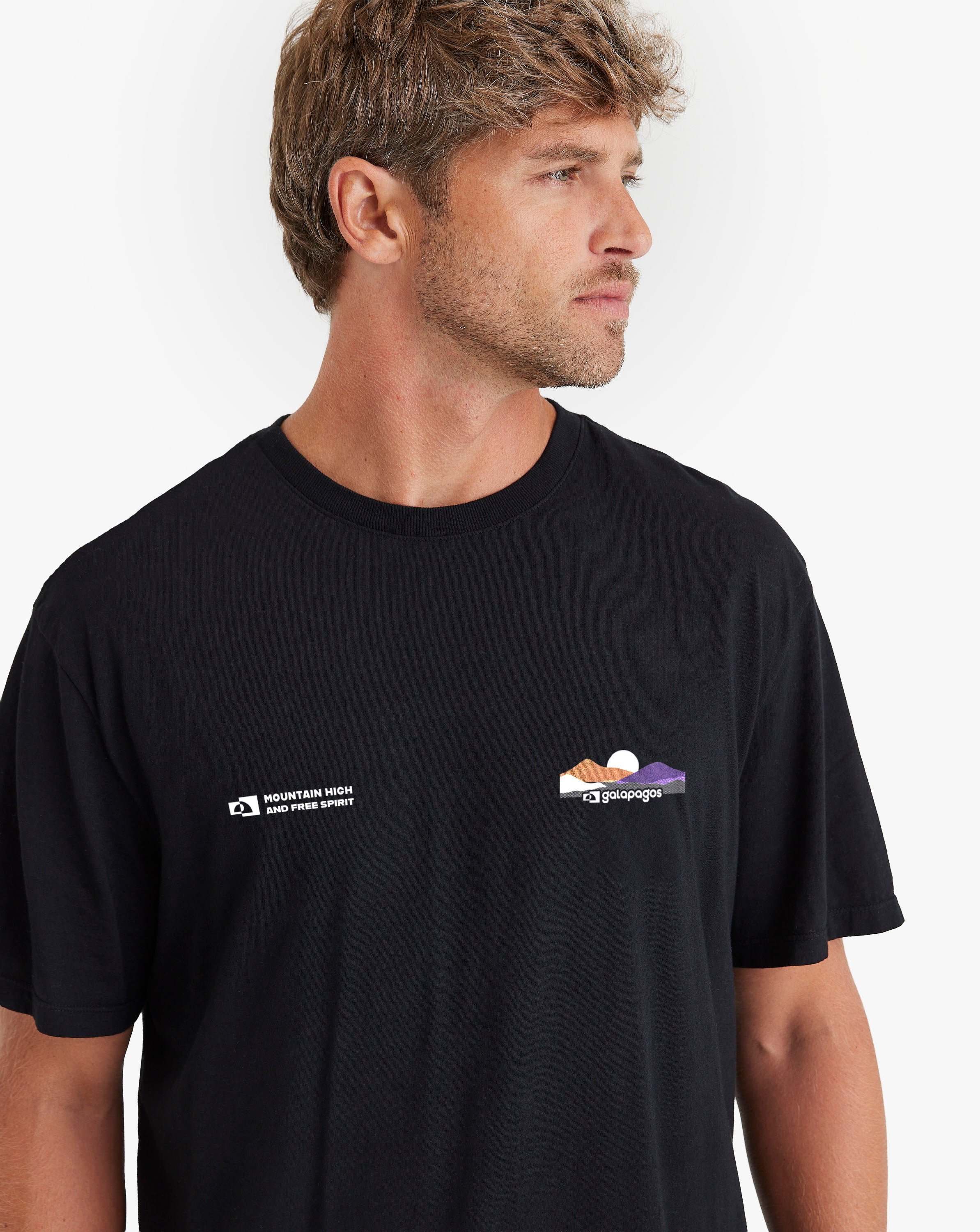 Camiseta Mountain High - Preta