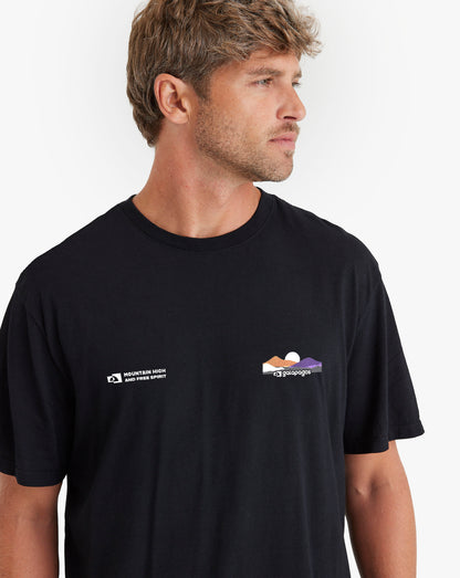Camiseta Mountain High All Gender - Preta
