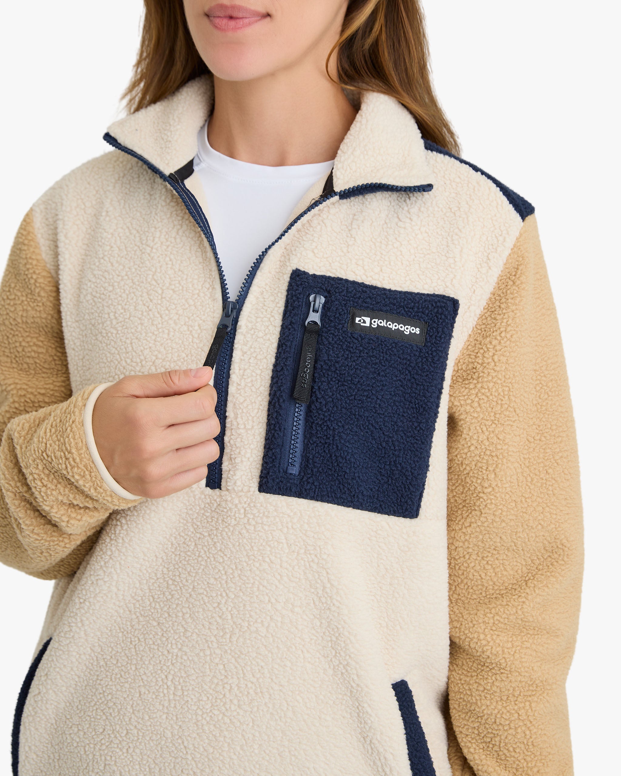 Blusão Fleece Sherpa All Gender - Off White e Cáqui