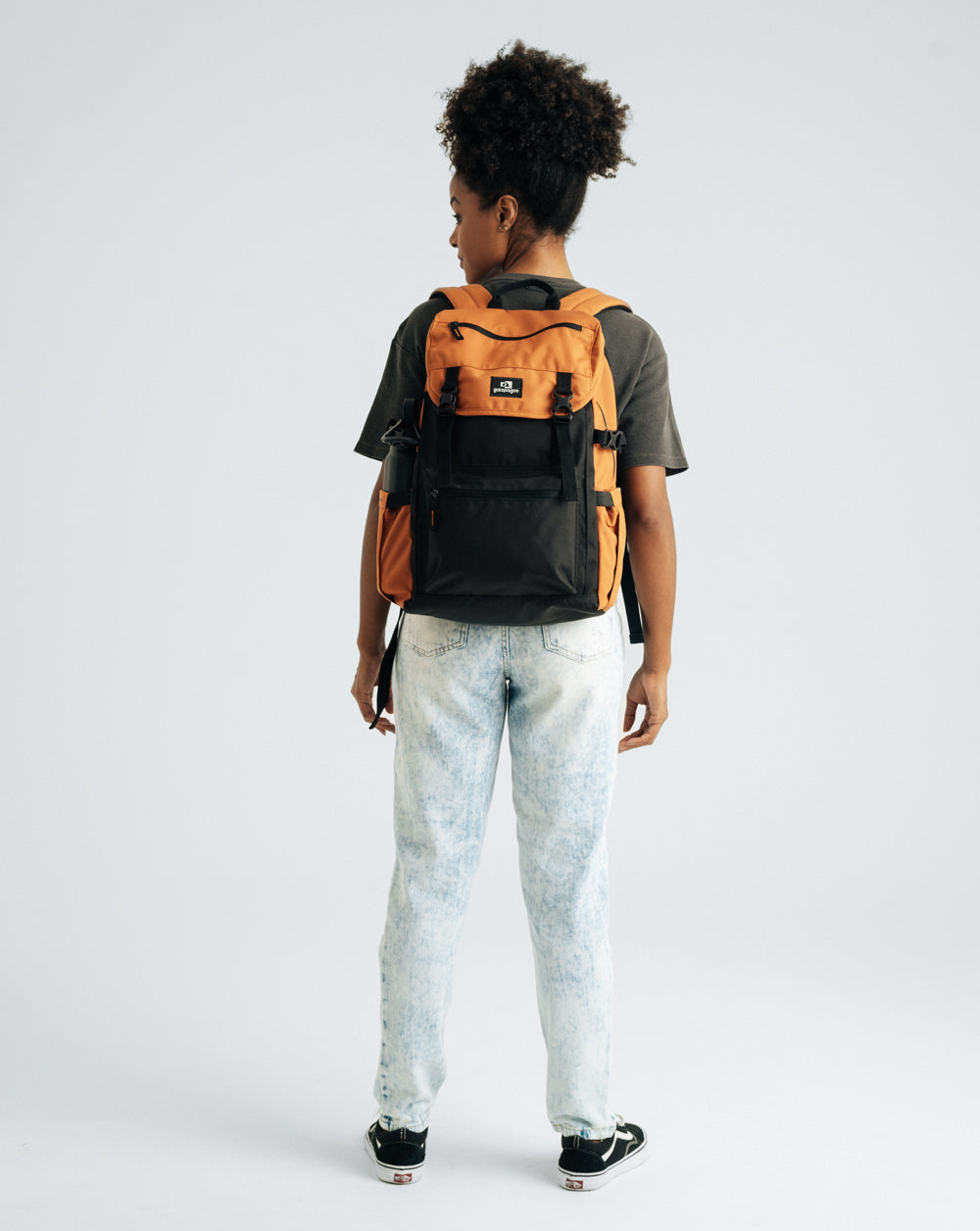 Mochila Pelican 30L - Preto e Caramelo