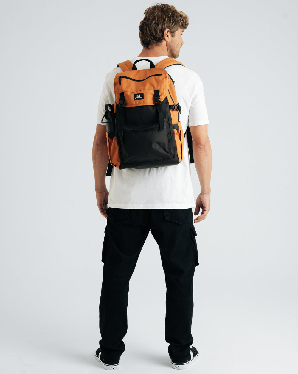 Mochila Pelican 30L - Preto e Caramelo