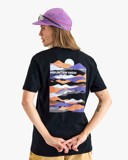 Camiseta Mountain High All Gender - Preta