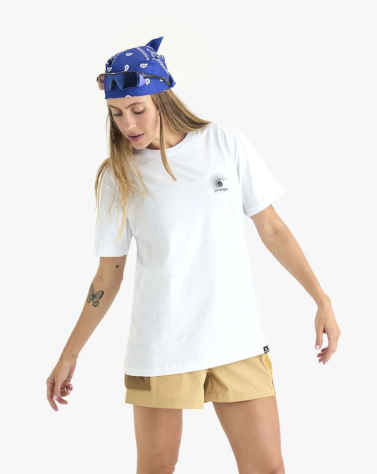 Camiseta Living Outside All Gender - Branca